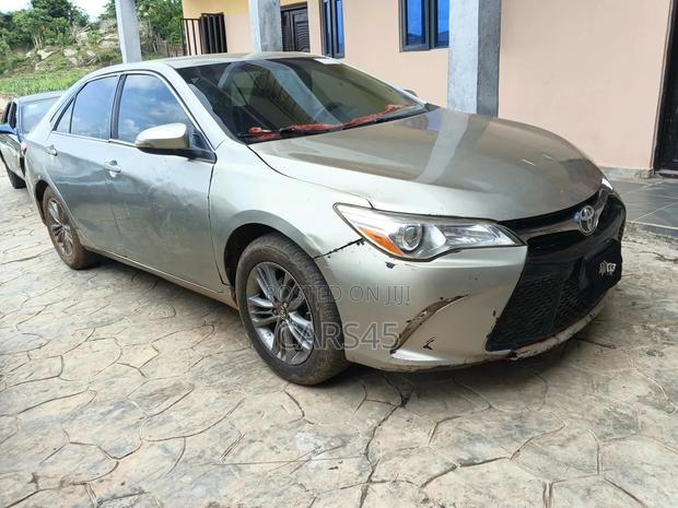 Toyota Camry 2017 Gray