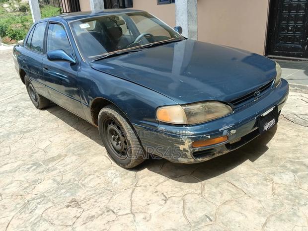 Toyota Camry 1996 Blue