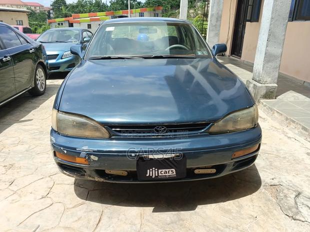 Toyota Camry 1996 Blue