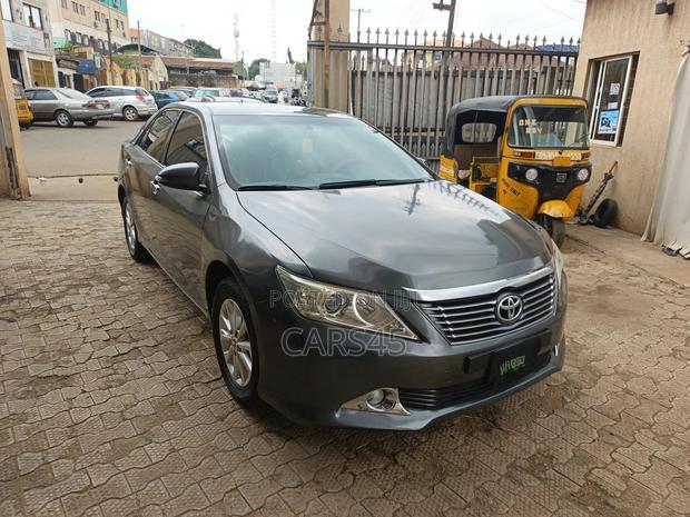 Toyota Camry 2012 Gray