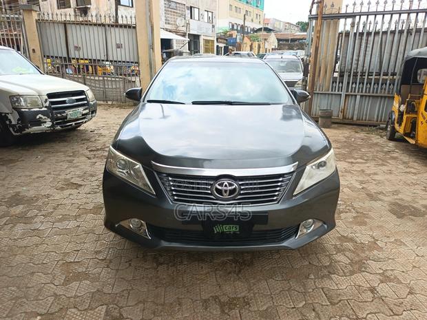 Toyota Camry 2012 Gray
