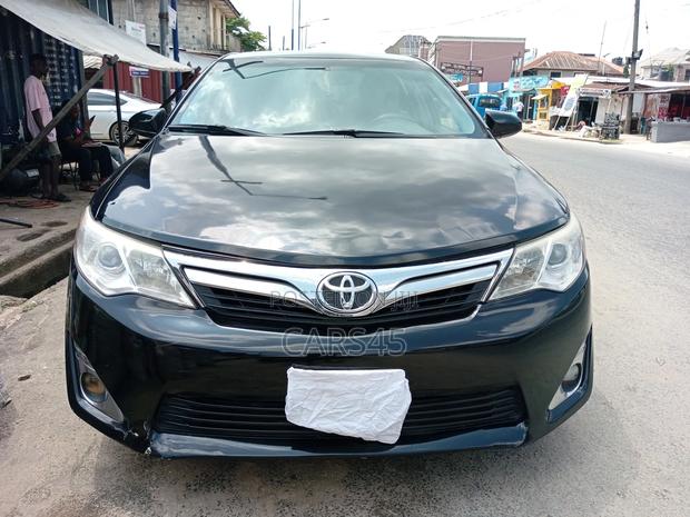 Toyota Camry LE 4dr Sedan (2.5L 4cyl 6A) 2012 Gray