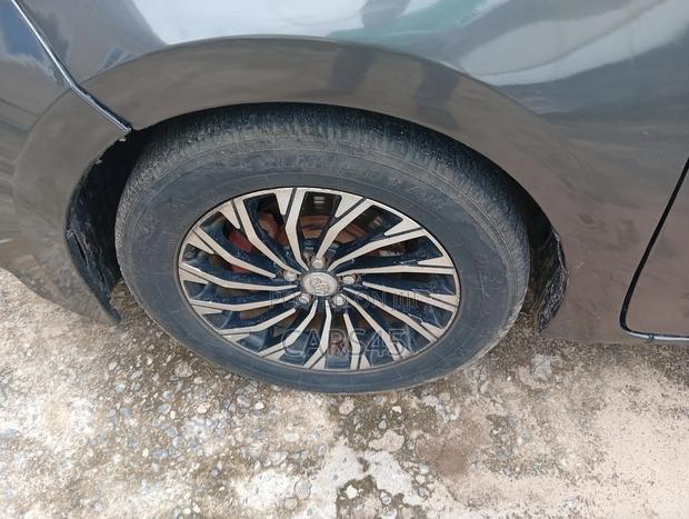 Toyota Corolla LE 4dr Sedan (1.8L 4cyl CVT) 2014 Gray