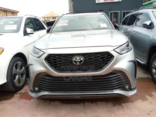 Toyota Highlander 2022 Gray