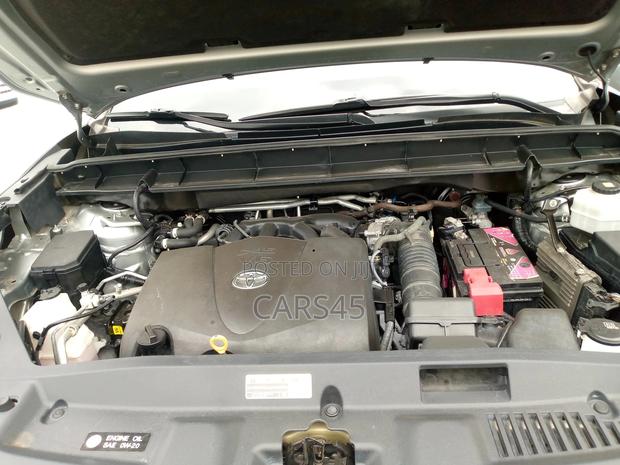 Toyota Highlander 2022 Gray