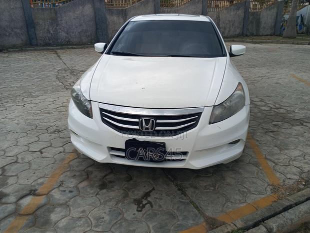 Honda Accord 2009 White
