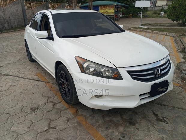 Honda Accord 2009 White