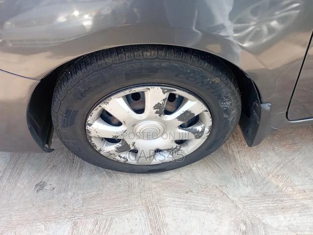 Toyota Corolla 2010 Gray