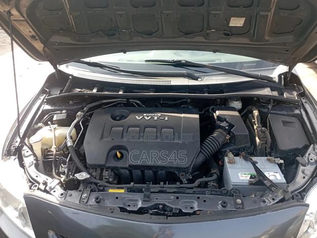 Toyota Corolla 2010 Gray