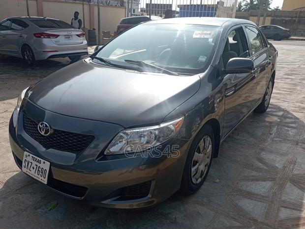 Toyota Corolla 2010 Gray