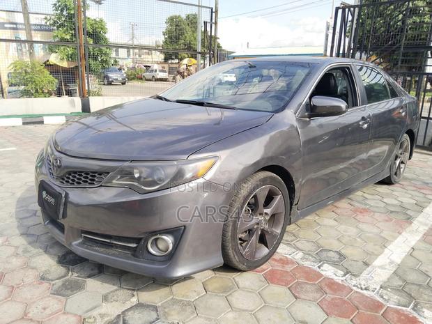 Toyota Camry 2012 Gray