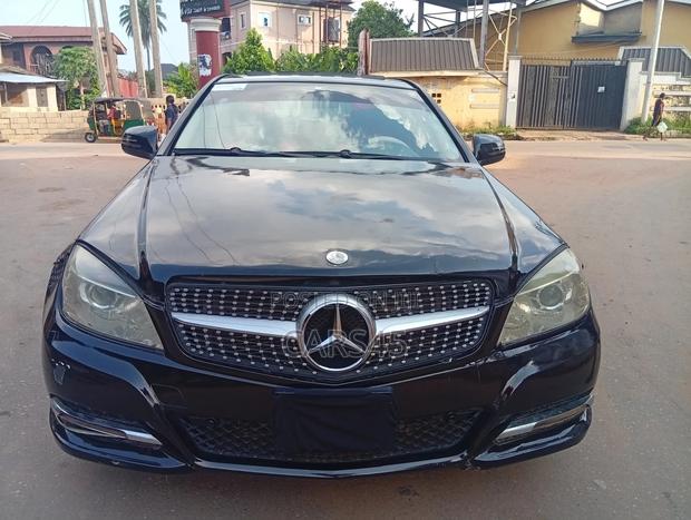 Mercedes-Benz C300 2009 Black