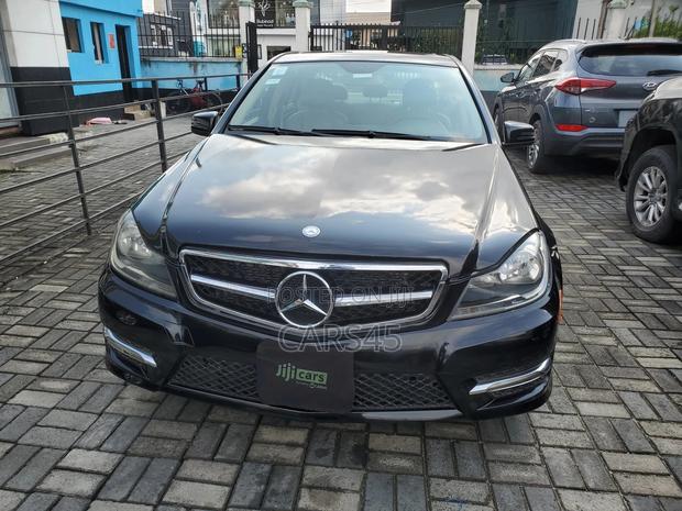 Mercedes-Benz C250 2012 Black