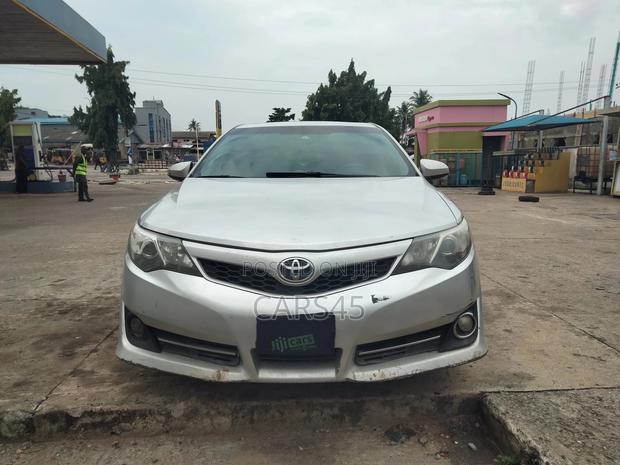 Toyota Camry 2012 Silver