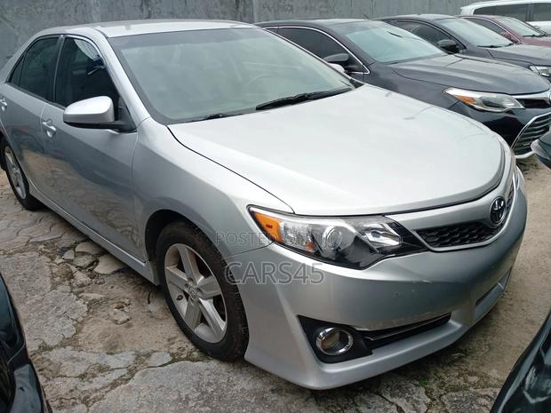Toyota Camry SE Limited Edition 4dr Sedan (2.5L 4cyl 6A) 2012 Silver