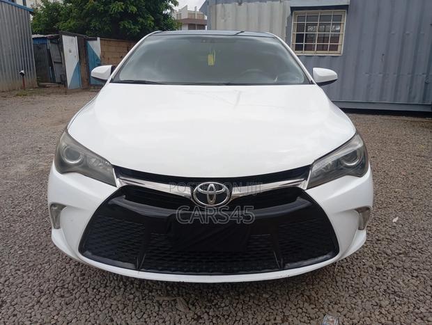 Toyota Camry 2016 White