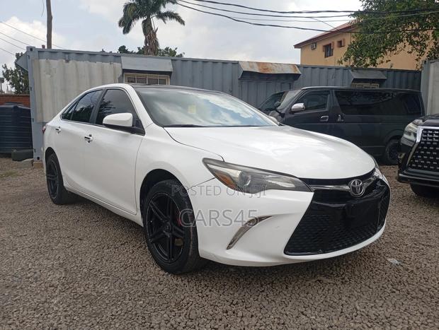 Toyota Camry 2016 White