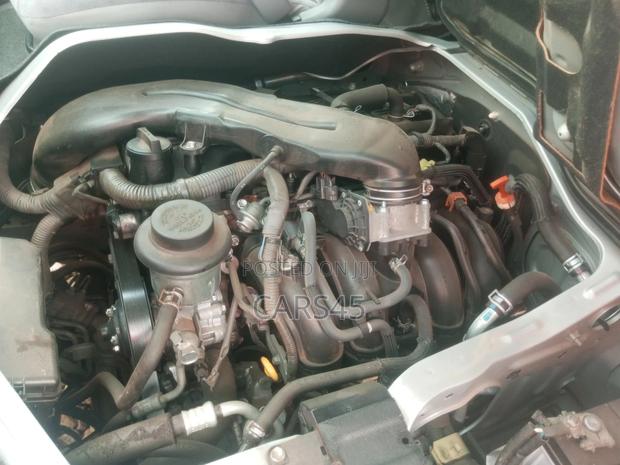 Toyota HiAce 2010 Silver