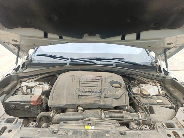 Land Rover Range Rover Velar 2019 White
