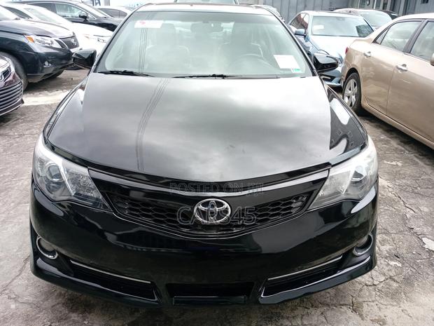 Toyota Camry SE V6 4dr Sedan (3.5L 6cyl 6A) 2012 Black