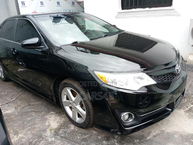 Toyota Camry SE 4dr Sedan (2.5L 4cyl 6A) 2012 Black