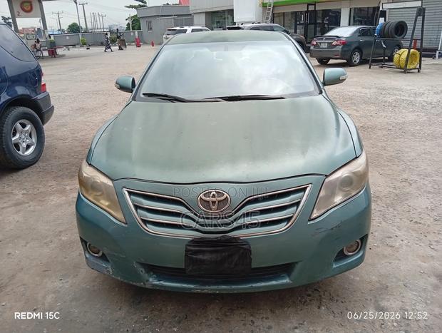 Toyota Camry 2010 Green
