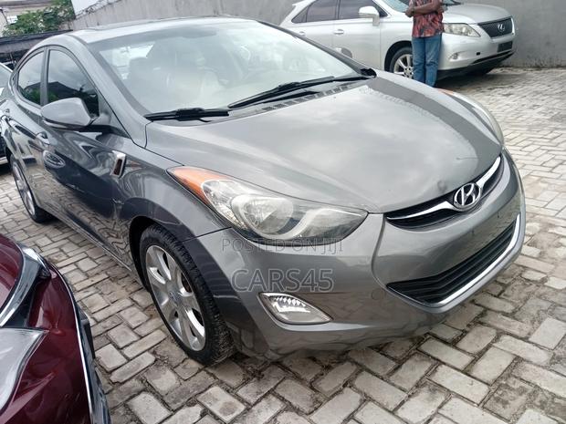 Hyundai Elantra Limited Sedan FWD (1.8L 4cyl 6A) 2013 Gray