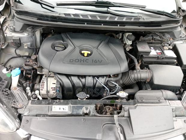 Hyundai Elantra Limited Sedan FWD (1.8L 4cyl 6A) 2013 Gray