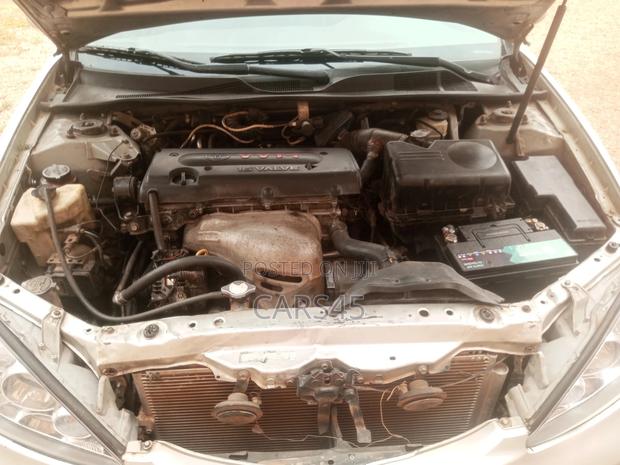Toyota Camry LE 4dr Sedan (2.4L 4cyl 4A) 2004 Silver