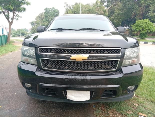Chevrolet Suburban 2013 Black
