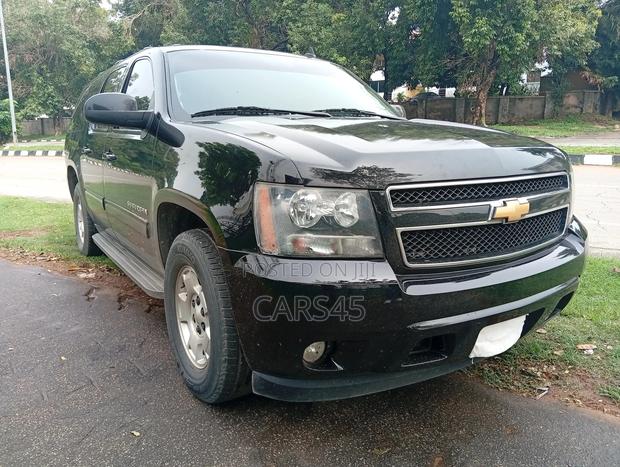 Chevrolet Suburban 2013 Black