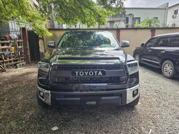 Toyota Tundra 2014 Black