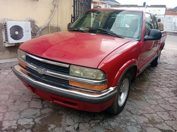 Chevrolet S-10 1998 Red