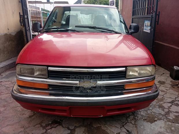 Chevrolet S-10 1998 Red