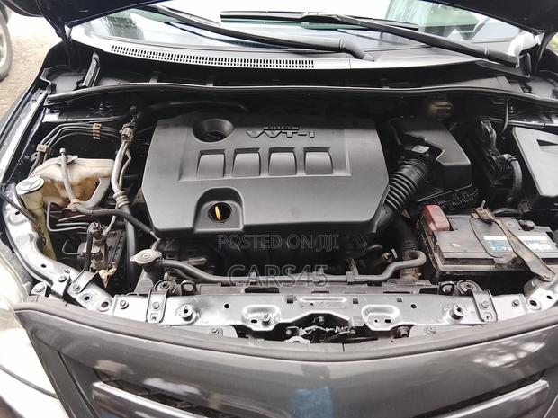 Toyota Corolla L 4dr Sedan (1.8L 4cyl 5M) 2012 Gray