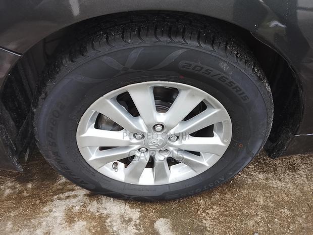 Toyota Corolla L 4dr Sedan (1.8L 4cyl 5M) 2012 Gray
