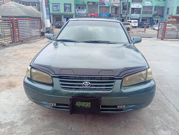 Toyota Camry 1999 Green