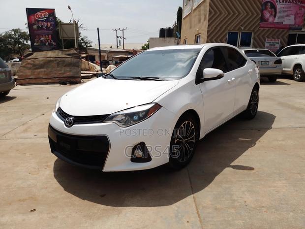 Toyota Corolla 2015 White