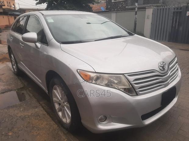 Toyota Venza 2011 Silver