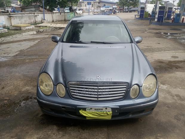 Mercedes-Benz E200 2002 Blue