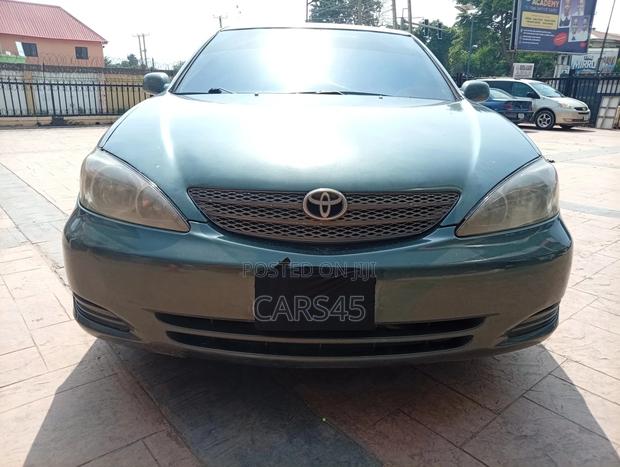 Toyota Camry 2004 Gray