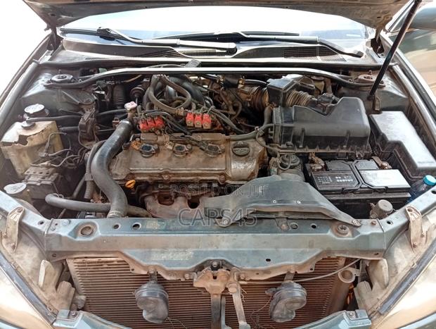 Toyota Camry 2004 Gray