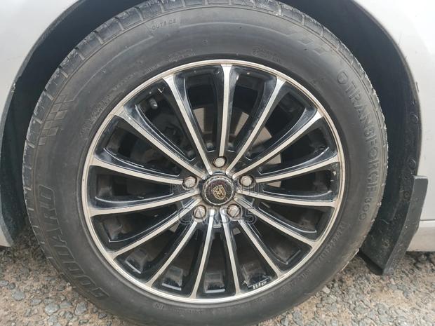 Lexus ES 2012 Silver
