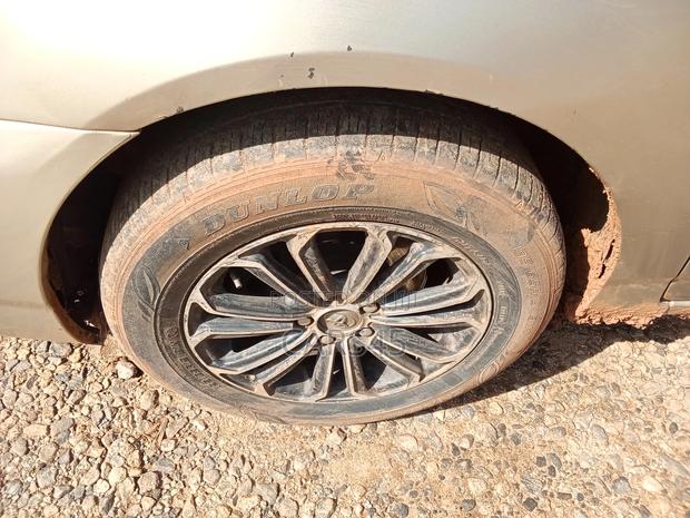 Toyota Corolla 2006 Gold
