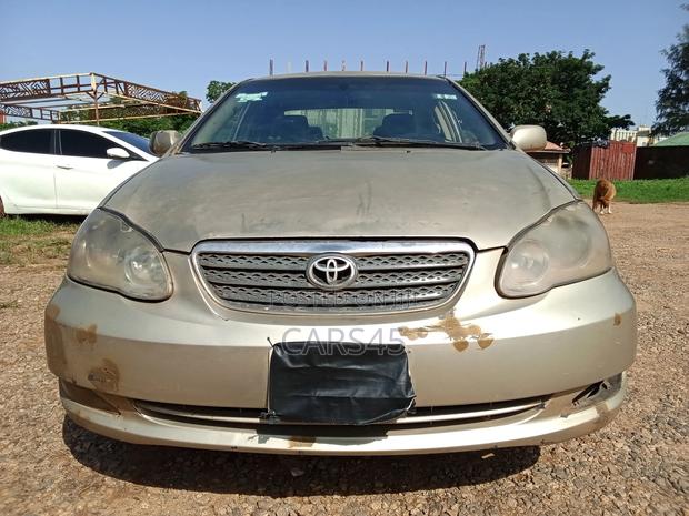 Toyota Corolla 2006 Gold