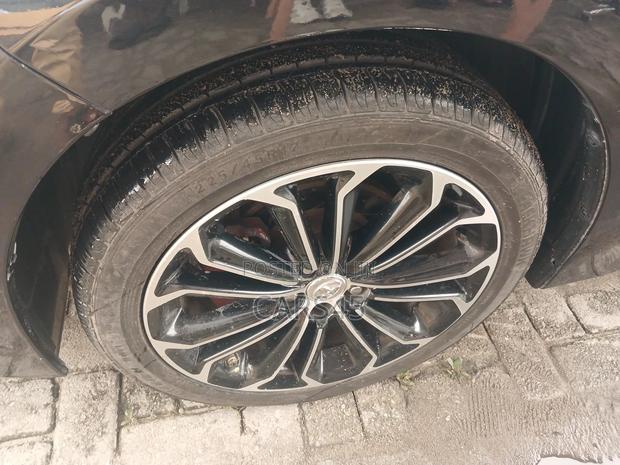 Toyota Corolla 2016 Black