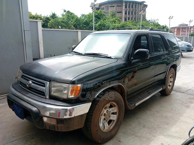Toyota 4-Runner 2000 Black