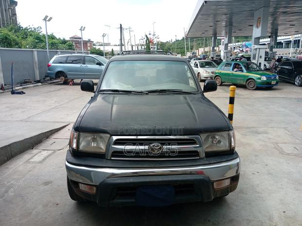 Toyota 4-Runner 2000 Black