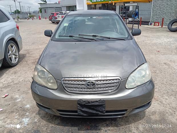 Toyota Corolla 2005 Gray
