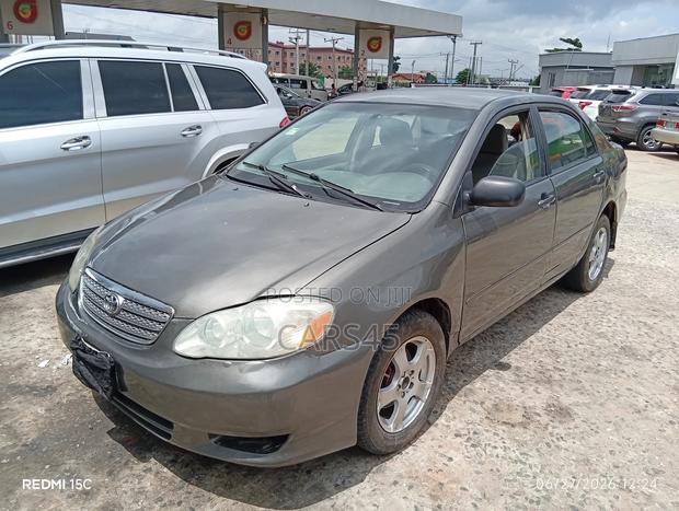Toyota Corolla 2005 Gray
